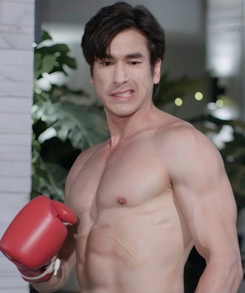 Kan14070929's tweet photo. พี่เท่รึไม่??.. ก็เสื้อพี่โอบมีน้อยขี้เกียจใส่..❤️‍🔥🥊😍🤭
#สองหัวใจep11 #ณเดชน์ #nadech https://t.co/CAGiXB29yW