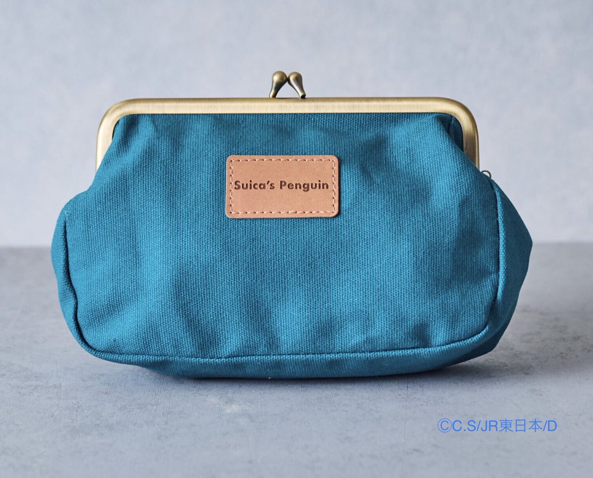 TrainOrangepage's tweet photo. 刺繍イラストが精巧でうっとりの【刺繍がま口ポーチ】が明日より、トーキョーみっつ、レールヤード大宮＆秋葉原、JRE MALL「オレンジページshop」などで新発売します🍀。両端の小さな金具にチェーンをつければ肩がけポーチとして使え、気分が盛り上がります⭐️ https://t.co/i0c110mXzG