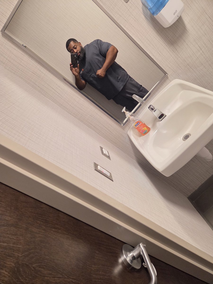 DanielThom99332's tweet photo. @HaleytheMG Wanna work out with me? https://t.co/kssY5rvM4p
