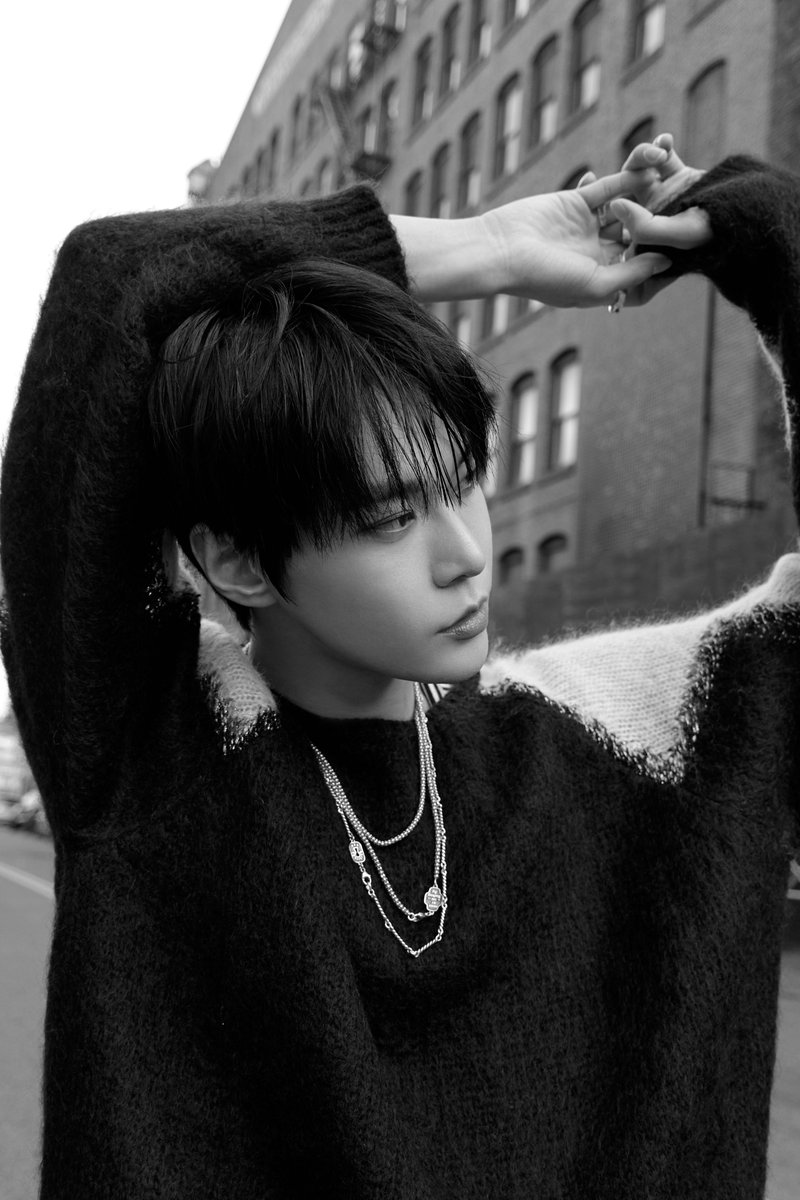 _DDo_0's tweet photo. 두영님 어깨 잘 쓰는거 알지.. https://t.co/6Dt5rbhvoY