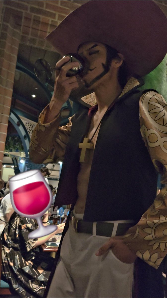 Chiru_M_T's tweet photo. 2026.9.15 サンレス　19時回
ミホークに乾杯してもらえたー🍸✨🍸 https://t.co/TLMkR6JjMa
