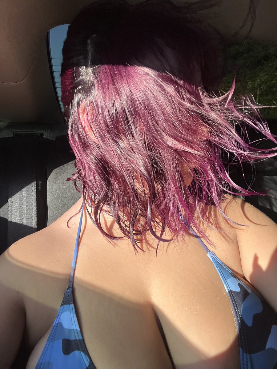 diosaitzell's tweet photo. let’s go to the beach bae https://t.co/xHA2ZTXK6Y