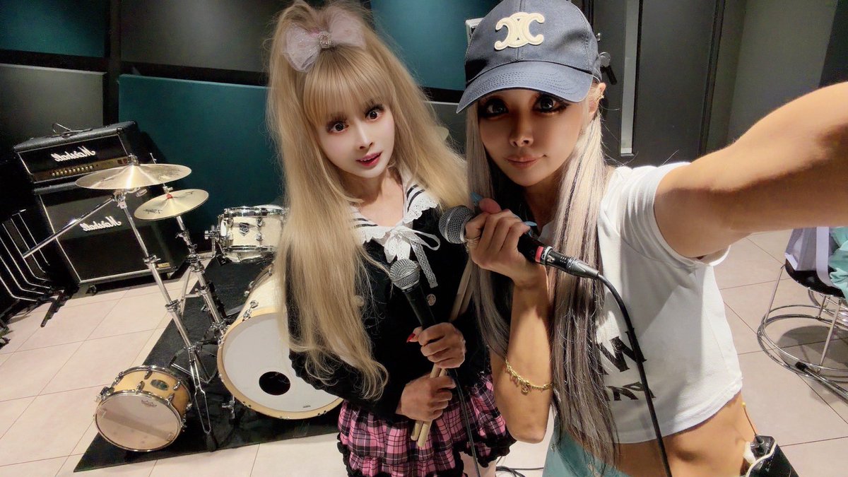 RINMIU2025's tweet photo. 今日もスタジオで練習🥁🎤
いよいよ来週になりましたlive🎤
このユニットはデビューライブとなります💎

■2026年9月21日(月祝)
MELODIA Tokyo Presents
「存在唱命 #60」

17:30〜17:55RIN&amp;MIU
19:25〜20:00物販

🎟️
https://t.co/jwXrzC93mW

配信
https://t.co/Wyo3jCqI4C
　
中野区弥生町1-9-3 B1F https://t.co/vOLuwK9hst