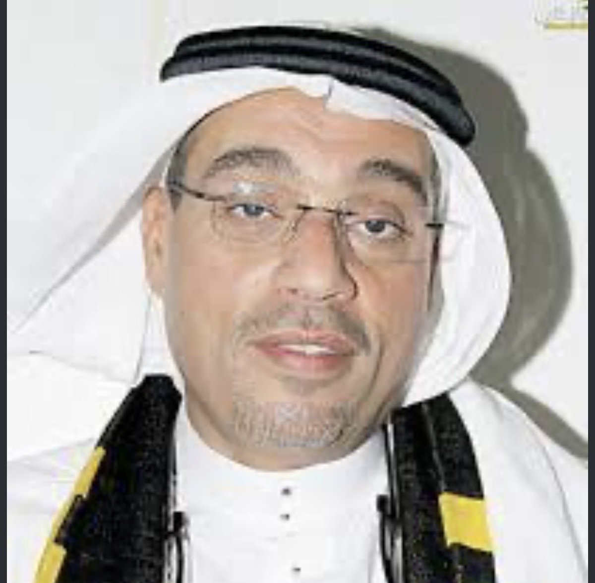 alm402011's tweet photo. @bukairy لاتحارش الجمل وانت حويشي ياجنرال الغفله 
ترا يضطر اكلم عادل جمجوم 🖐️ https://t.co/57nBxmsbE6