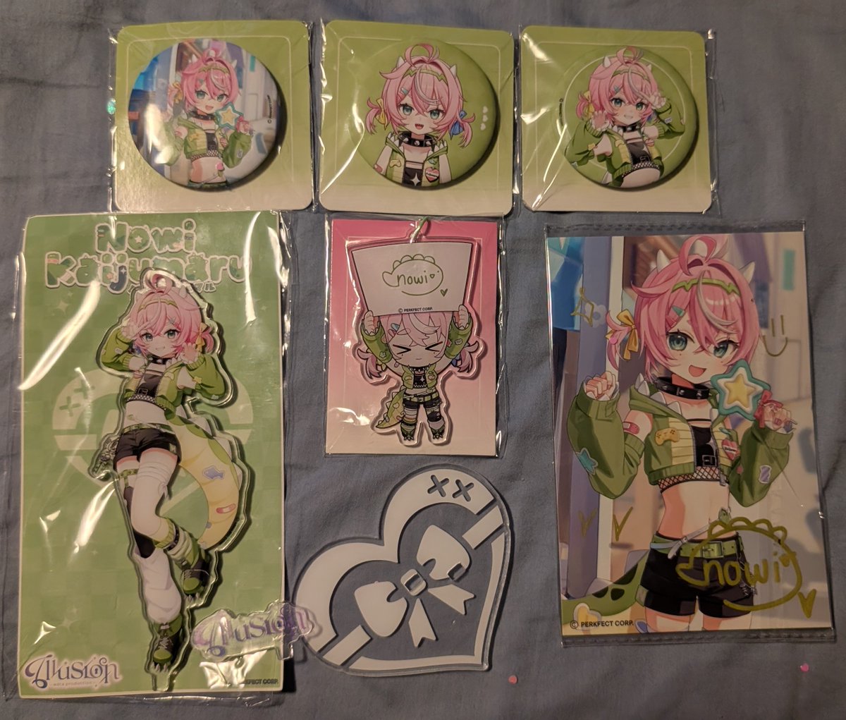 1999616's tweet photo. Got to speak with a very scary kaiju at MOshi! then a few days later I received her debut merch!
I missed the personalization form but I still love the letter! Dangomi 17!
#kaijuposting #WotaProMerch https://t.co/lqLRMrqteK