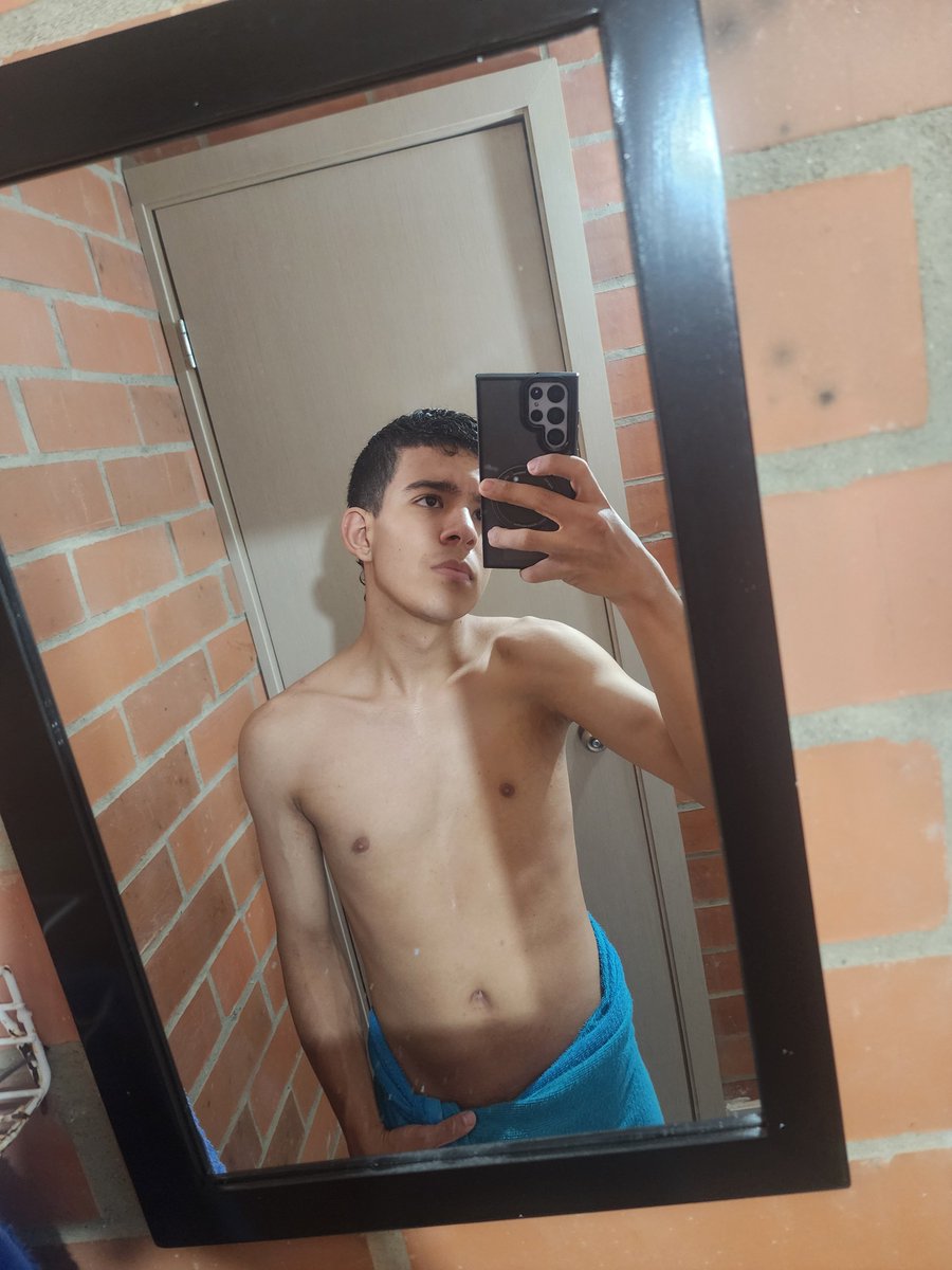 Pipeval_310105's tweet photo. Feliz noche bbys❤️
https://t.co/5mldgH9zX5
#gay #boya #paratí https://t.co/szrN6ztssf