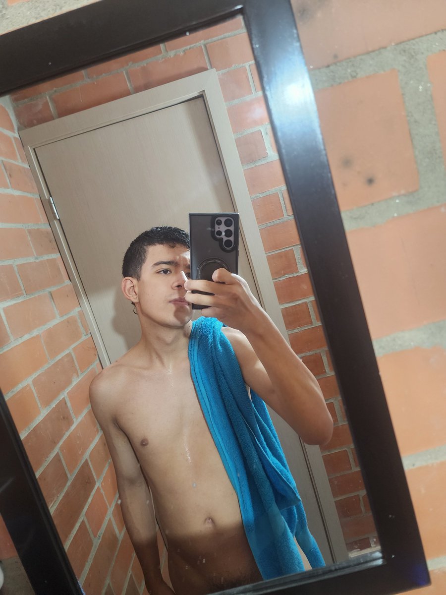 Pipeval_310105's tweet photo. Feliz noche bbys❤️
https://t.co/5mldgH9zX5
#gay #boya #paratí https://t.co/szrN6ztssf