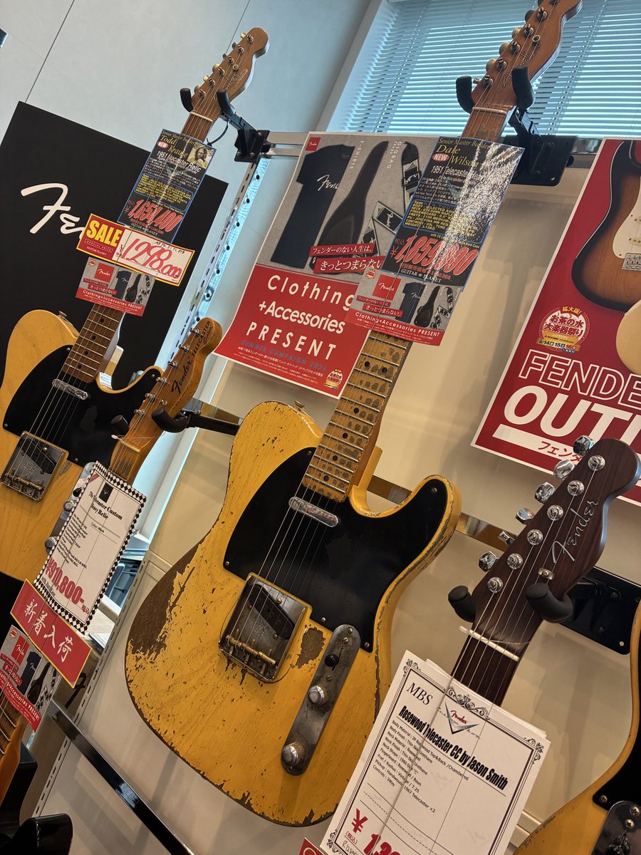 Livaeal0's tweet photo. マスタービルダー制作フェンダーは
もう200万円弱
(もっと安いのもあると思うけど

ワイの中では40万くらいの相場から
動いてないんですよねえ

高いギターがレリック
これは綺麗すぎると
高いギターを現場で使わなくなるから？ https://t.co/0WKaXZctnZ