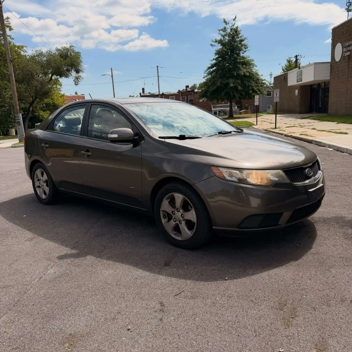 SantoBerdux's tweet photo. 2010 Kia Forte, 205k miles. Runs and drives like new. Ice-cold A/C, Bluetooth/Aux, everything works as it should. Clean title in hand. $2, 000 https://t.co/mjZ0bUWfsW