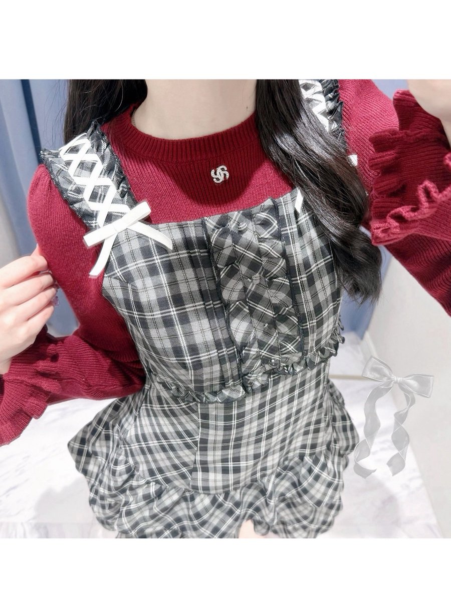 evelyn_tokyo's tweet photo. 渋谷店🤍

𝐩𝐢𝐜𝐤-𝐮𝐩 𝐢𝐭𝐞𝐦 ೀ

 #ロゴチャーム袖フリルニット
price ♡ ￥11,000
color ♡ BR / BK

＃レースアップリボンティアードキャミワンピース
price ♡ ¥10,800
color ♡ CH / CK

肩のレースアップやティアードのスカートが可愛いワンピース🎀

中のインナー次第で長い期間着ていただけるアイテムです💕

ぜひお試しください🌟