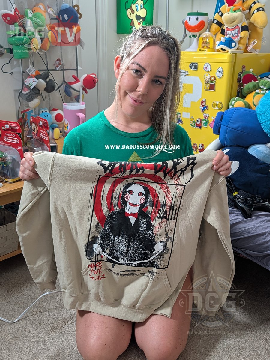 cowgirlcollects's tweet photo. Some girls want designer clothing... I just want HORROR MOVIE HOODIES.

#HORRORMOVIES #HORRORLOVER #JIGSAW #SAW #SAWMOVIES https://t.co/rSLkcLxnjf