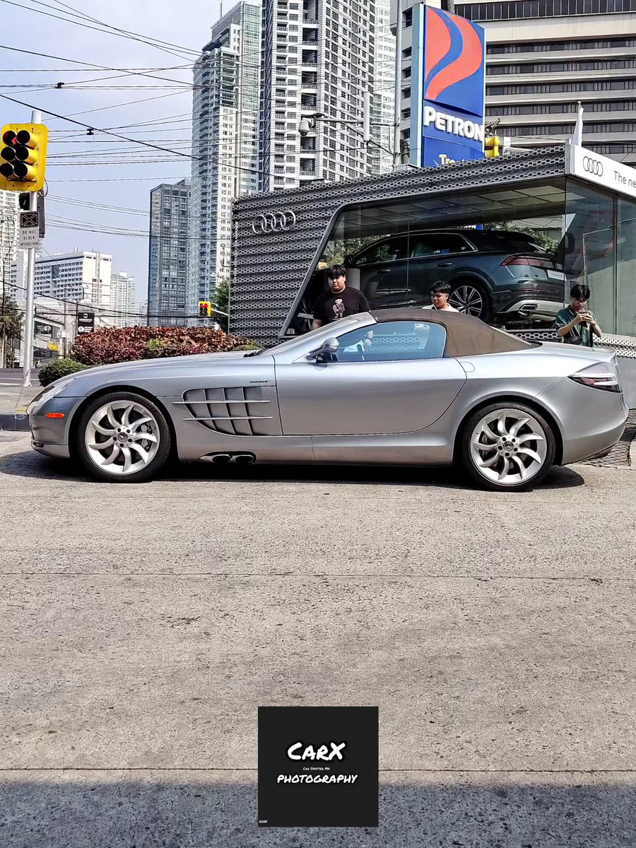 StephaniaFcl's tweet photo. Sudden and unexpected: 1 of 1 2003 Mercedes-Benz SLR McLaren Roadster. Shot on Honor X9d 5G in 4K HDR, edited in Lightroom. https://t.co/kGCLVkD3Gh