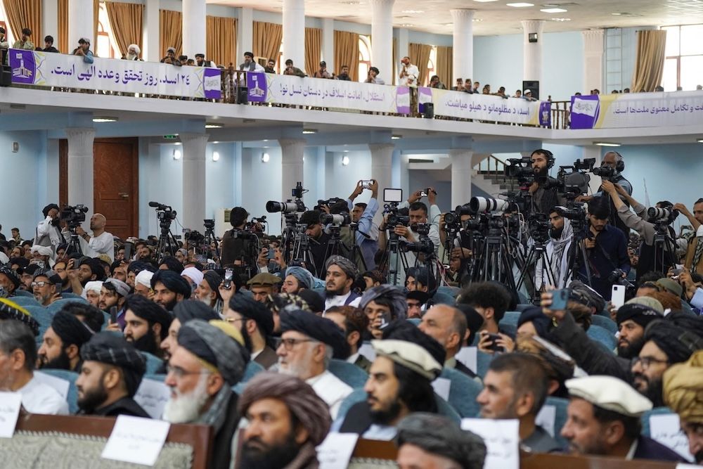 IFEX's tweet photo. #Afghanistan 🇦🇫 @AFJC_Media has documented at least 102 cases of media freedom violations over the past 12 months. "The severity of repression remains unchanged, with increased pressures and restrictions on media outlets."

https://t.co/qsIv9YRQl7 https://t.co/O263xhYINr