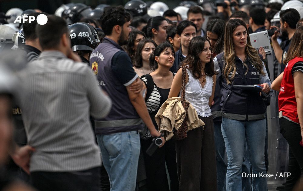 AFP's tweet photo. Police detain dozens protesting against a nationwide LGBTQ crackdown in Turkey.

Before the protesters, who unfurled a banner reading "Being LGBTQ is not a crime", could issue a statement, police detained them, AFP journalists said.

President Erdogan has called LGBTQ "a deviant movement" of "perverts"

https://t.co/jx8MH9Rvmj