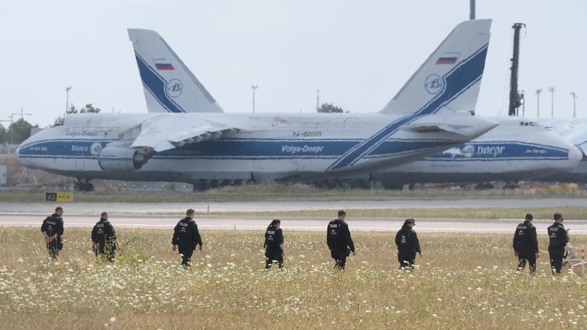 Karmabash's tweet photo. Ukrainian sources: The drone incident at Leipzig Airport was an SBU operation conducted by Ukraine. A failed one at that.

PS: Jeez, Merz jumped the gun by declaring it was Russians..🤔 https://t.co/LSCESECGYj