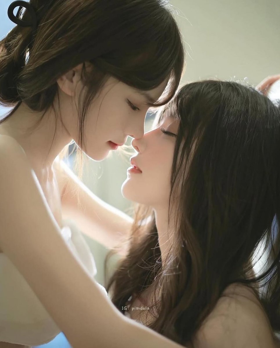 MabelleStagw's tweet photo. 静寂の中に溶け込む���うな感覚。距離感が近すぎて、かえって自分自身の輪郭がわからなくなる。まあ、こういう曖昧な時があってもいいか。 https://t.co/DLRYbJpVxE