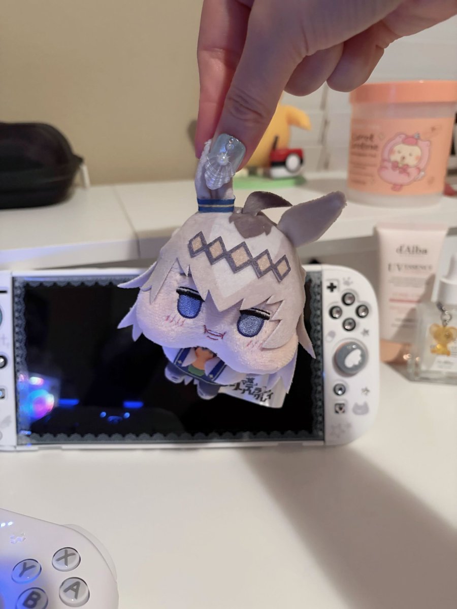shumplingg's tweet photo. everyone has cute dolls/plushies of their oshis and i just have oguri freaking cap 😔 https://t.co/PySKkTzOtd