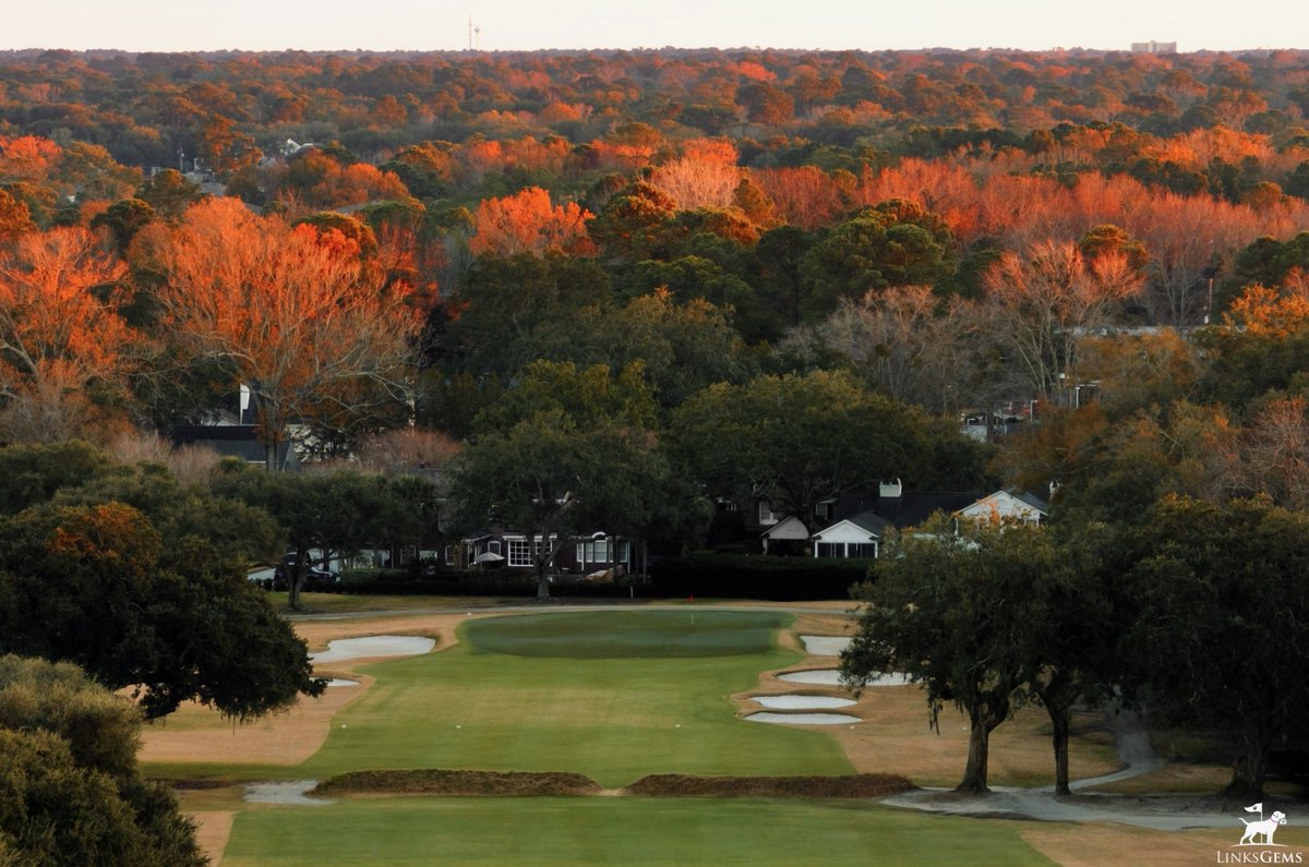 LinksGems's tweet photo. The last in tonight’s Raynor trifecta: the Country Club of Charleston.

It’s long been an axiom in golf that if you’re going to name your club after the city it’s in, your golf course better be damn good.

Any city would be proud to have this 1925 Raynor design take its name. https://t.co/9UtMjEAutb