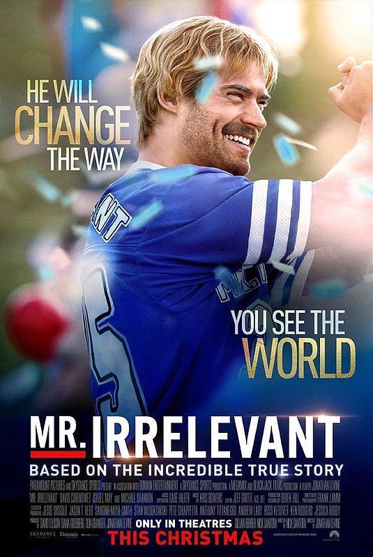 CinePostal's tweet photo. 🏈 ¿El último elegido puede convertirse en una historia inolvidable? Corazón de gigante cuenta la vida real de John Tuggle, el “Mr. Irrelevant” del Draft NFL de 1983. 🎬#MrIrrelevant #Cine #DavidCorenswet #NFL #movies #video #CinePOP #artists #cineaustralia #viral #cinepostal https://t.co/cE73F8VG1J
