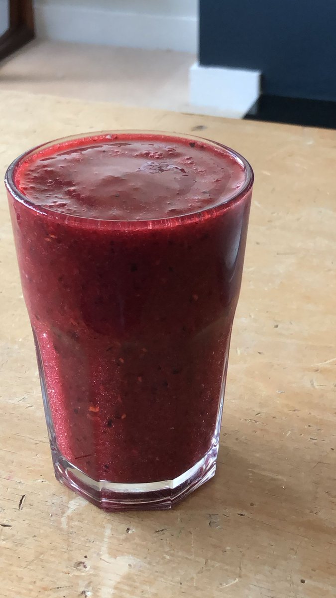 TrascendenciaX_'s tweet photo. 4 BATIDOS QUE PUEDES PREPARAR PARA APOYAR EL FLUJO SANGUÍNEO Y TU RENDIMIENTO FÍSICO.

1. BATIDO ROJO — REMOLACHA + SANDÍA 🍉 https://t.co/JxPw3PIF1b