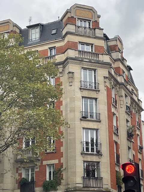 Paris_all_about's tweet photo. On the corner of Avenue Ledru-Rollin and Rue de Bercy.
#Paris #windowsandbalconies
https://t.co/PWQouJjEsI https://t.co/RtecA8deEj