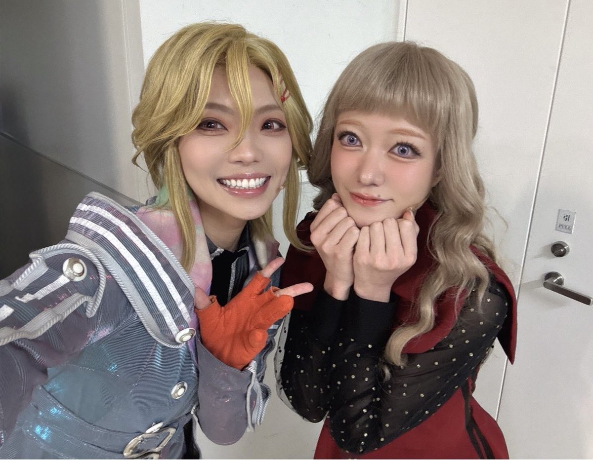 nomoto__sora's tweet photo. みんなと撮った写真、まだ載せてないのもあったからせっかくなので載せます📸

あまりにもセツでドカメロ輝ちゃん
パッションユーリな銀河

ふたりとも全ての公演本当に素晴らしかったです！！！大リスペクト🔥

#グノーシアTLPT https://t.co/WoM6ThMslE