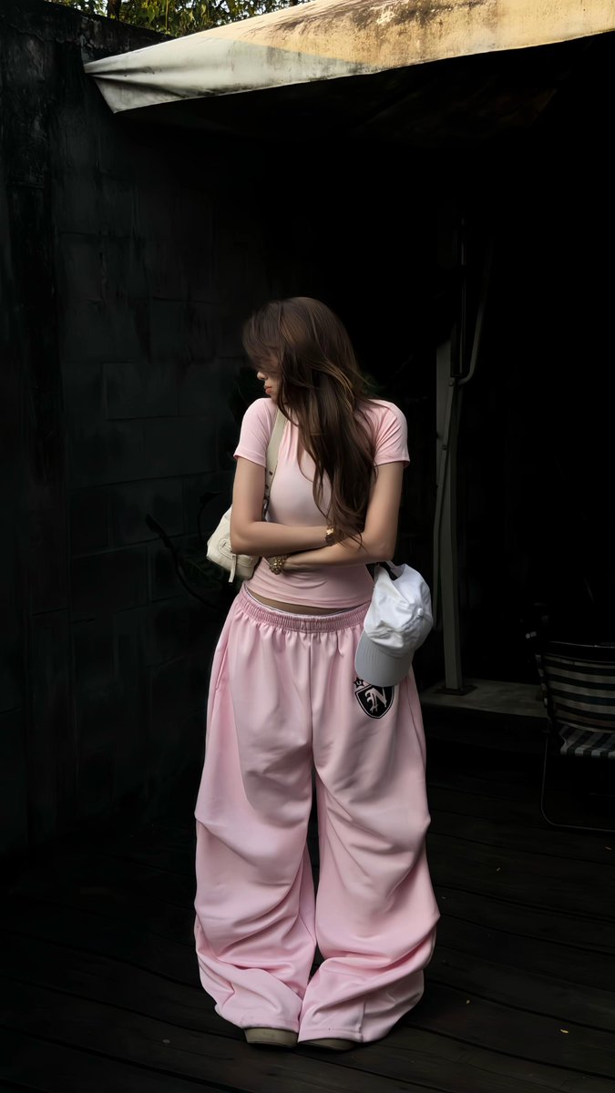 AlfredaRanldr's tweet photo. ふと考えることがある。何かが欠けているのか、それともこれで十分なのか。@grok どう思う。 https://t.co/cfOLmrF7jd