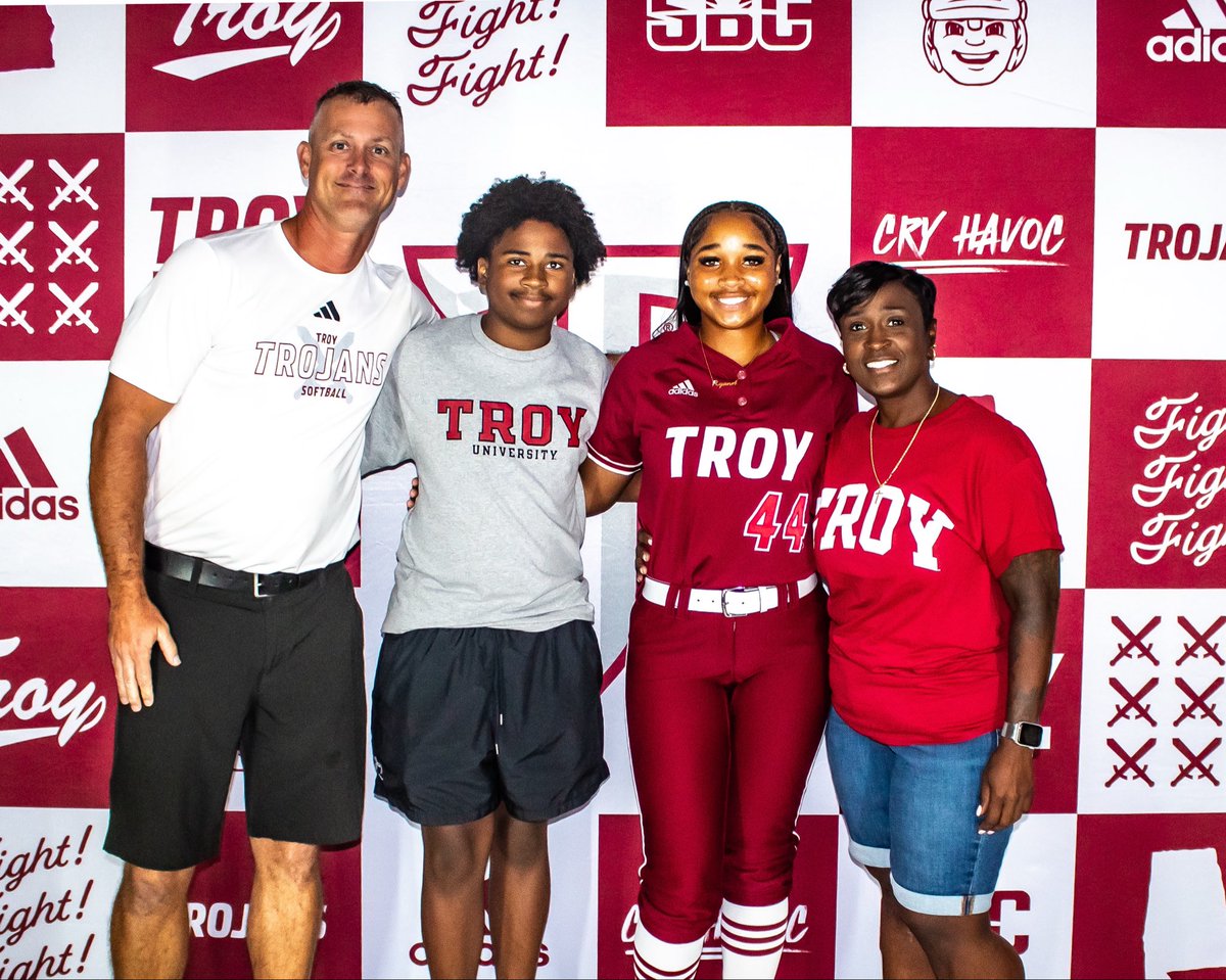 RyannGiddins_09's tweet photo. It is with so much excitement that I announce my commitment to Troy University @TroyTrojansSB to further both my academic and athletic career!  I want to give a huge THANK YOU to my village…all my coaches, family and friends who has helped me on this journey.  To @rothrock03 and @ToddMayfield85 a special thanks for all you have done to guide me and to cultivate me into the player that I am.

A special thank you to @e_newellcoach @ElizabethH_99_ @NateTompkins @MackPuck01 for such this amazing opportunity!  I can’t wait!! I’m a TROJAN ⚔️⚔️

@ArcadiaHighS @BulletsMayfield @USVIRBI @LineDsoftball @ExtraInningSB @DiamondAddicts @SunilSportsNews @MerlG_Official @MaxPreps @AGLSoftball @TOP_D1RECRUITS @SoftbalAmerica @PrepSoftball @SoftballDown @SBRRetweets @gatorjack72