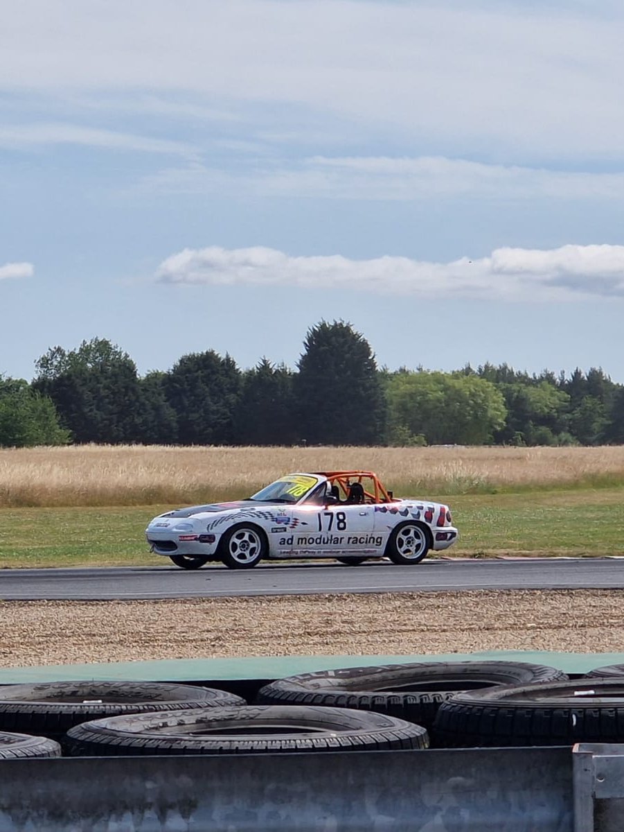 BrandyTonir4's tweet photo. Race one of the Mazda MX-5 Clubman Championship is done. Andy Gilligan dropped from P15 to P20, but there’s another chance in race two this afternoon. Best lap: 1:45. 522 https://t.co/sUT74TnfEq