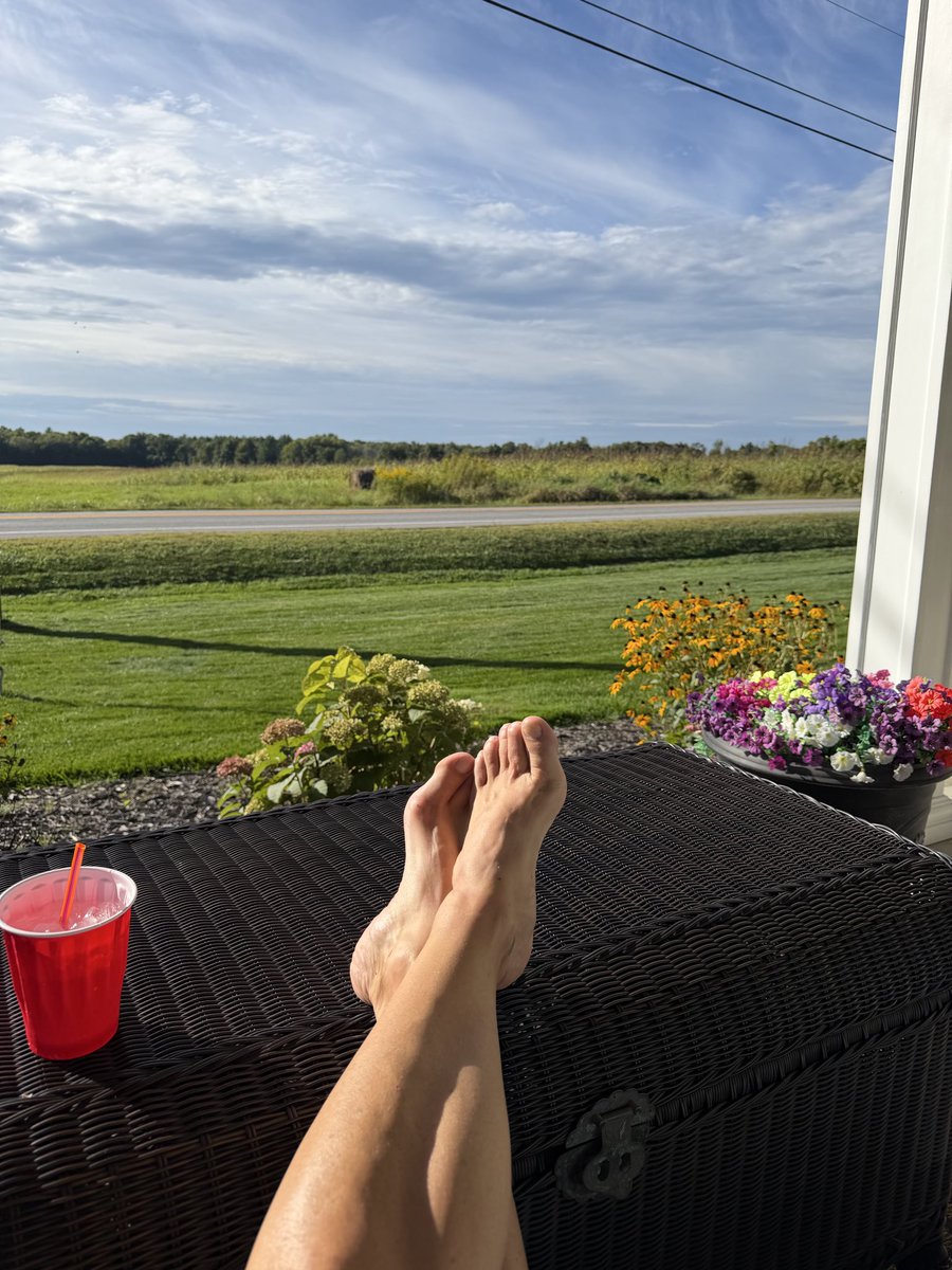 Happyfootgurl's tweet photo. Cum mow my lawn! https://t.co/EQwEURRpzv