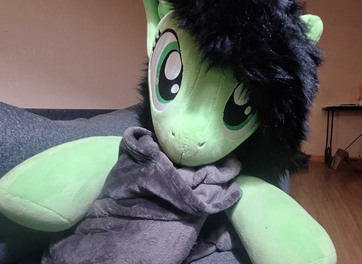 Andrew84467574's tweet photo. @KeiAngelsx @shir0wan @PFlankenstein @WoodyB67221 Im not home right now, I'm out of town for work this week
but I do have pictures of them

Sorry for the bed photo quality https://t.co/1pX5fh2gZq