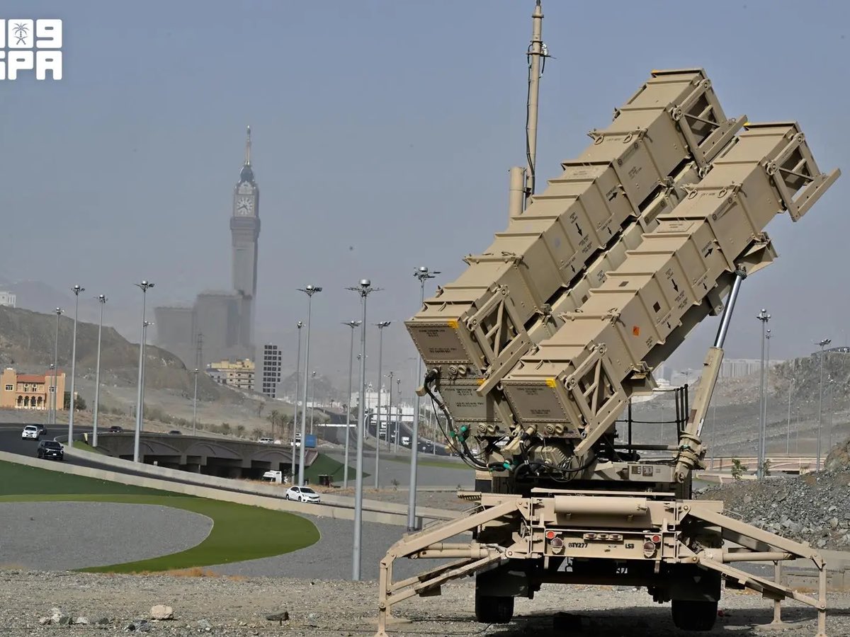 umtikrit's tweet photo. عاجل : 

- الدفاع الجوي الملكي السعودي يعلن إعتراض وتدمير طائرة مسيرة حوثية حاولت دخول المجال الجوي للعاصمة المقدسة ( مكة المكرمة ).

اللهم احفظ بلاد الحرمين وقبلة المسلمين من كل شر. https://t.co/buaNWCJivZ