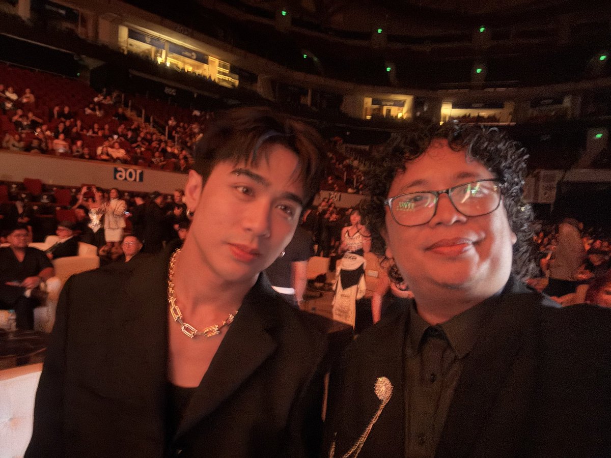 fredengay's tweet photo. Special shoutout to @JoshCullen_s of SB19.
I honestly didn’t expect someone at your level of success to be this warm, accommodating, and approachable. Really appreciate the time and kindness, Josh.
It was a privilege meeting you at the Awit Awards. https://t.co/Rg4PT6b8fy