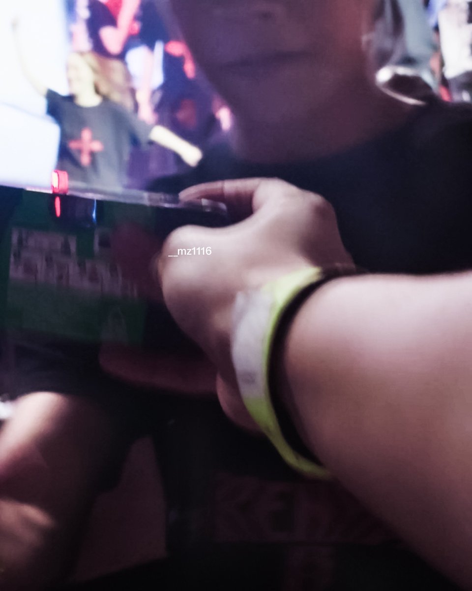 __mz1116's tweet photo. winning in life because ryul randomly decided he'd rather take a photo of me than himself??? 

#ryul #lngshot https://t.co/g2vOF3y54R