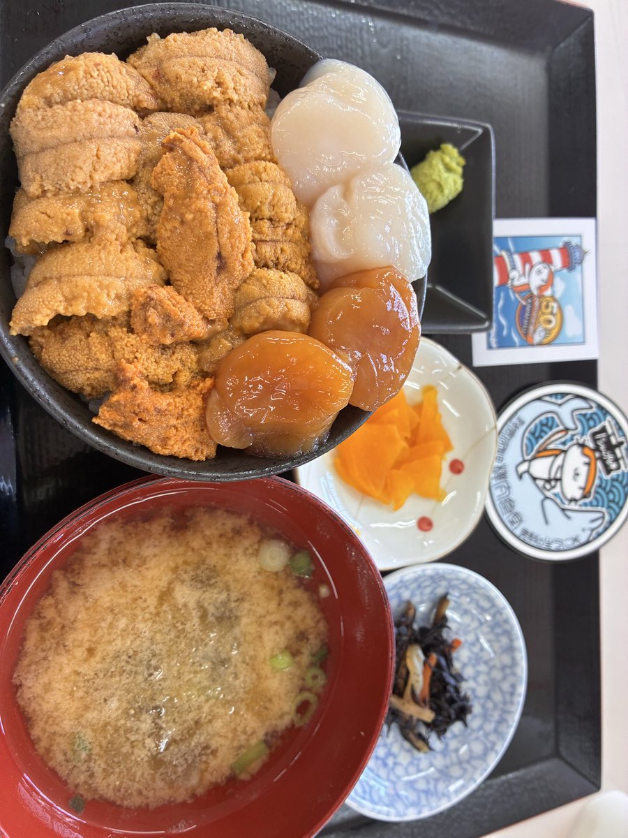 ruka_to_2's tweet photo. 朝から生ウニ丼✨
幸せ♡ https://t.co/RyyxcnN9GM