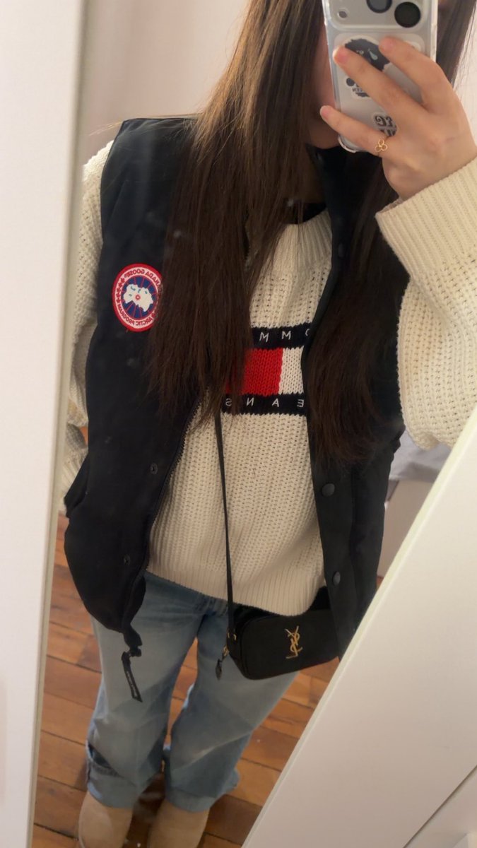 mj200700's tweet photo. I remember wearing this cute outfit last year. Thinking about it, I actually don’t really like the vibe. It’s not really me, but whatever. https://t.co/vNbp3rpRwT