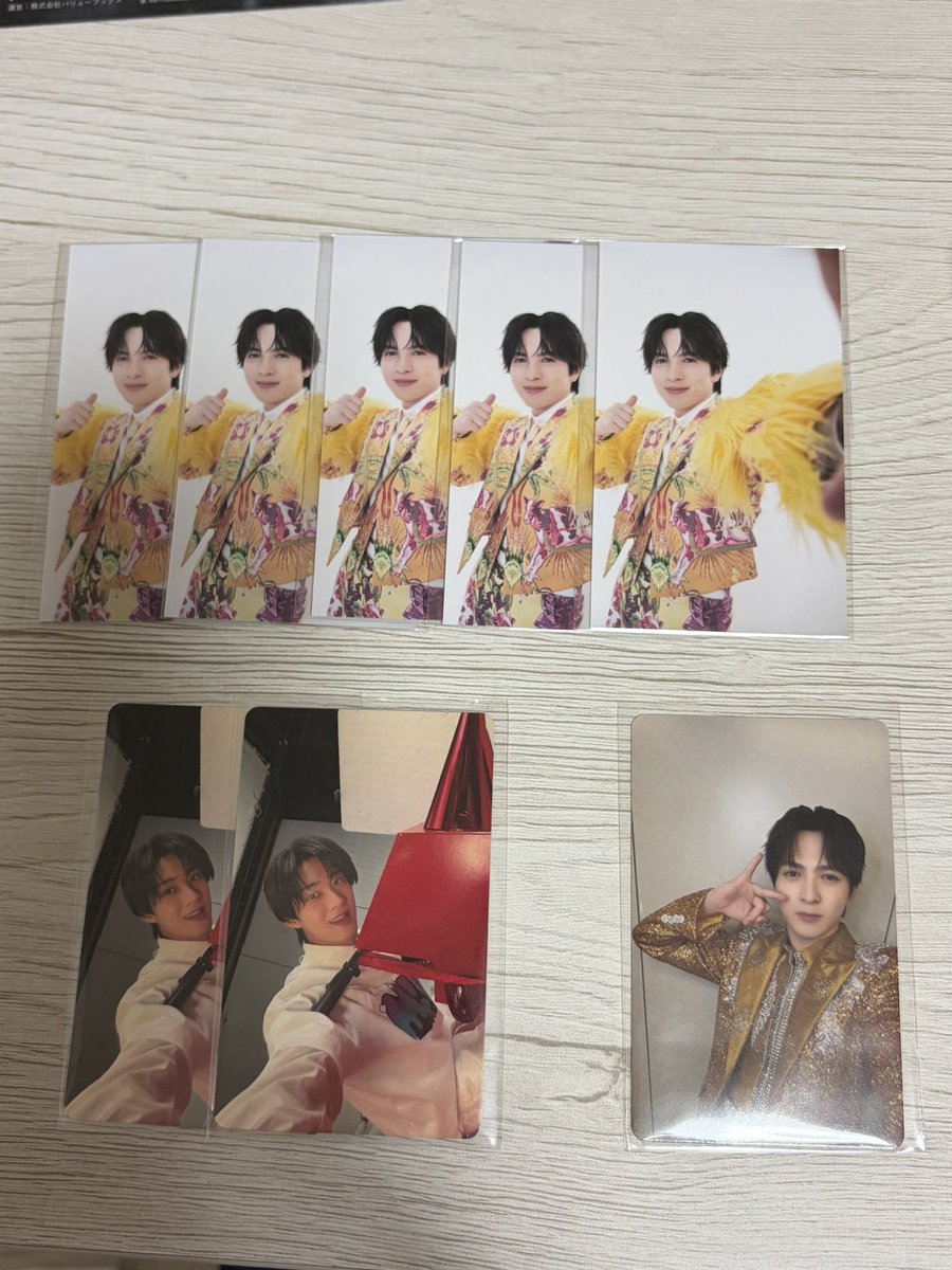 y_1215n's tweet photo. M!LK LOVE ENG!NE 交換

譲➡️画像1枚目　トロピカル吉田、通常盤曽野、ソロ盤吉田

求➡️画像2、3枚目　クリアトレカ吉田、ペアトレカ塩レ、ペアトレカYJ、初回盤吉田、トロピカル佐野山中

本日会場にて手渡し希望です。
異種交換難しいとは思いますが、よろしくお願いします。

#MILK交換 https://t.co/rfT11IFWeY