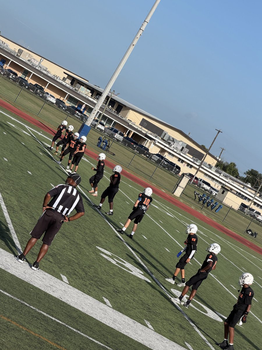 StovallMS_AISD's tweet photo. At the 8th grade Steer football game at Smith Stadium today against @MeadMS_AISD!
@DrWynneLaToya
@StovallSports #StovallFootball
#ChooseAldine @A_TeamAthletics https://t.co/0hkhCfcE9h