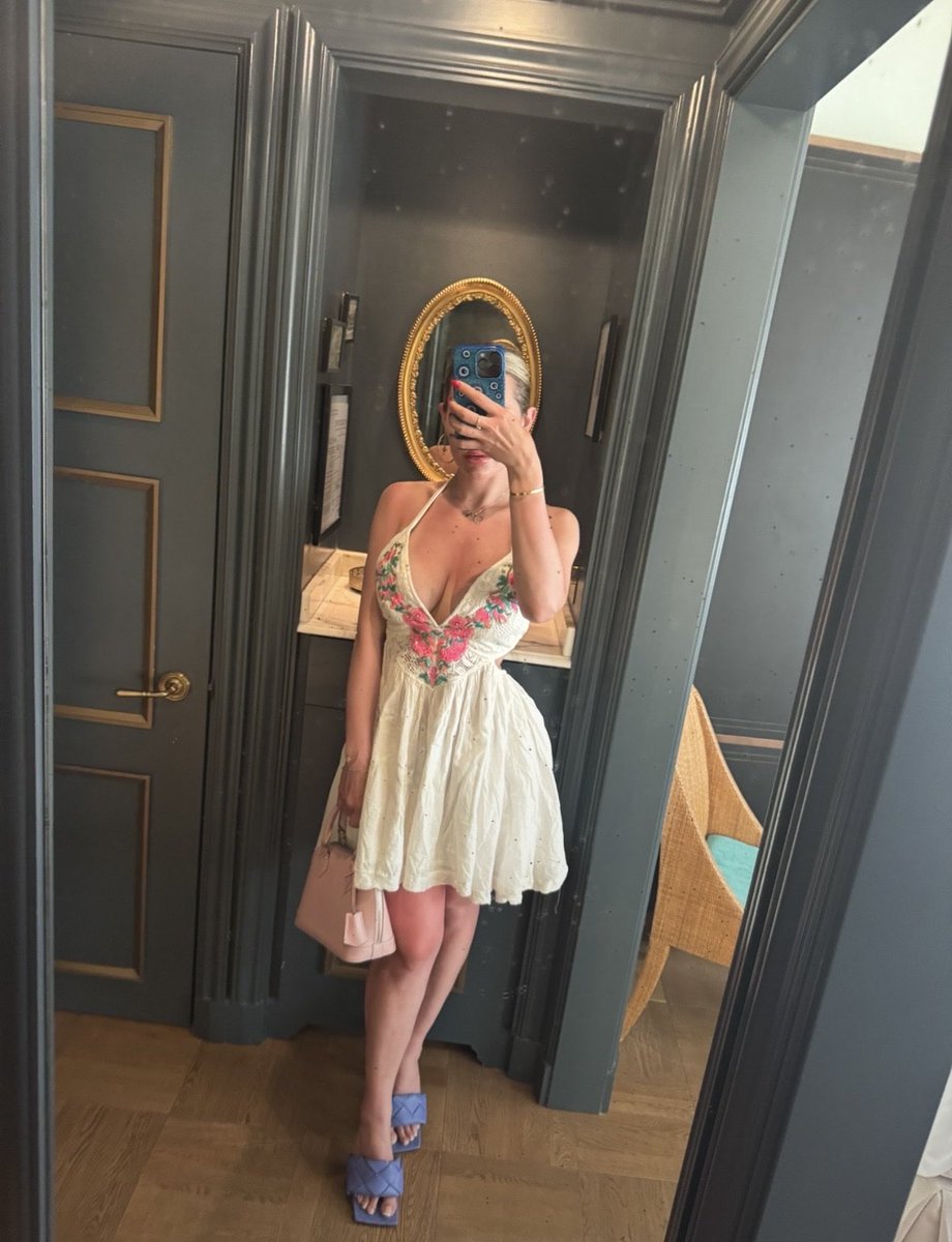 AlbaMarnix's tweet photo. Tb to my LA trip. I can’t wait to be back! 🌴 https://t.co/HpHTuwhCf0