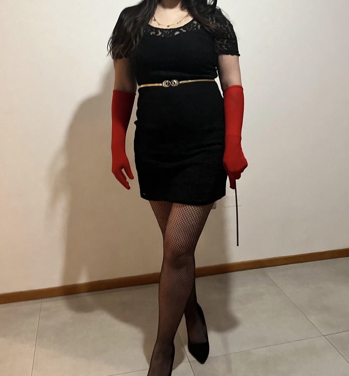GoddessMoonVelv's tweet photo. What do we think? I love the power—what about you?

#femdom #findom #goddess #nyc #eur #lodom https://t.co/CA6gal4Zf8