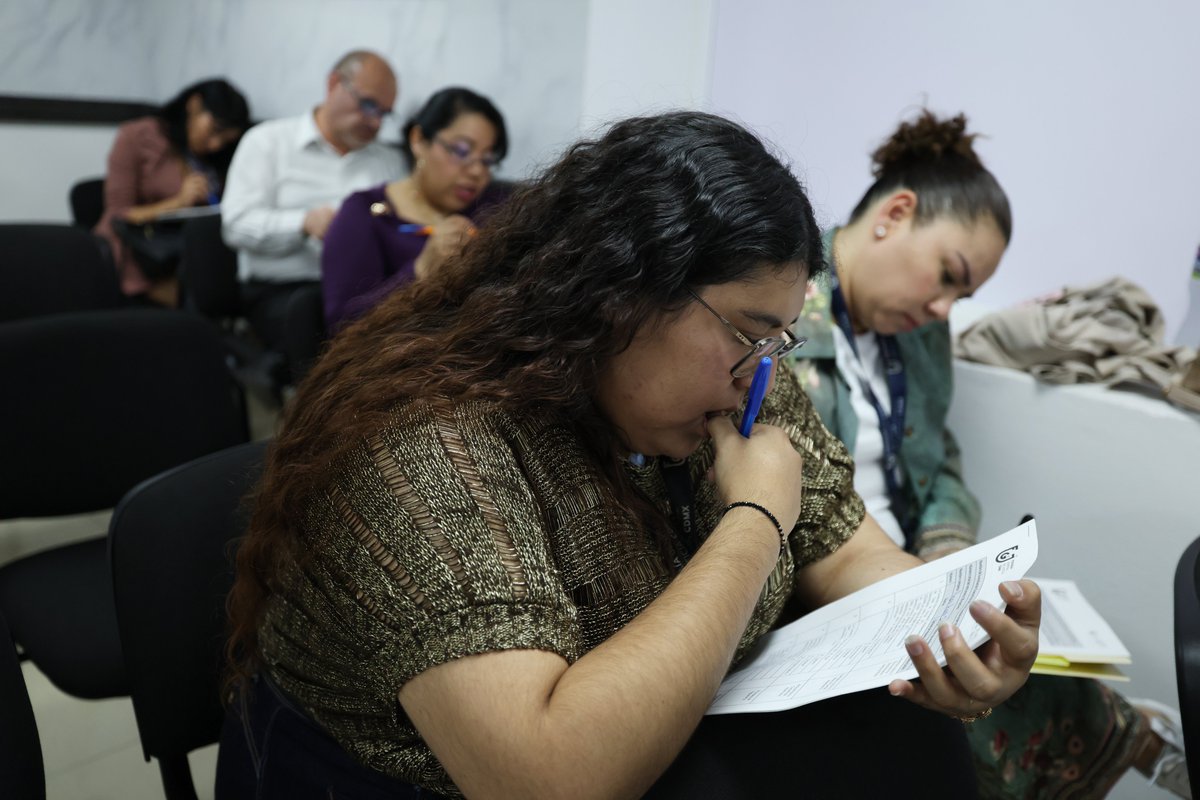 IFP_CDMX's tweet photo. 🧵1/2  El #IFPES, casa de estudios de la @FiscaliaCDMX , capacitó a asesoras y asesores jurídicos de la Coordinación General de Atención a Víctimas con el curso "Atención especializada a grupos vulnerables", https://t.co/HRflesHcSp