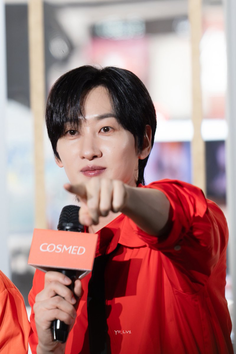 YII_lv1's tweet photo. 𝟤𝟨𝟢𝟫𝟣𝟧 𝗖𝗢𝗦𝗠𝗘𝗗 𝘅 𝗦𝗨𝗣𝗘𝗥 𝗝𝗨𝗡𝗜𝗢𝗥-𝗗&amp;𝗘
.
橘色兔兔出沒注意‼️ꪔ̤̥
.
#EUNHYUK #은혁 
#superjuniordne #슈퍼주니어 https://t.co/tURtfIddaB