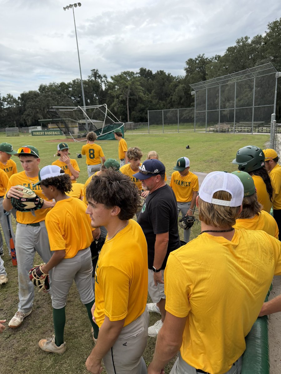 FHSBaseballNews's tweet photo. A special thank you to @44procustom for coming out today and showing our guys the latest of their new bats and gloves! Proud to be sponsored by such a great organization! https://t.co/o8SS70k8W5