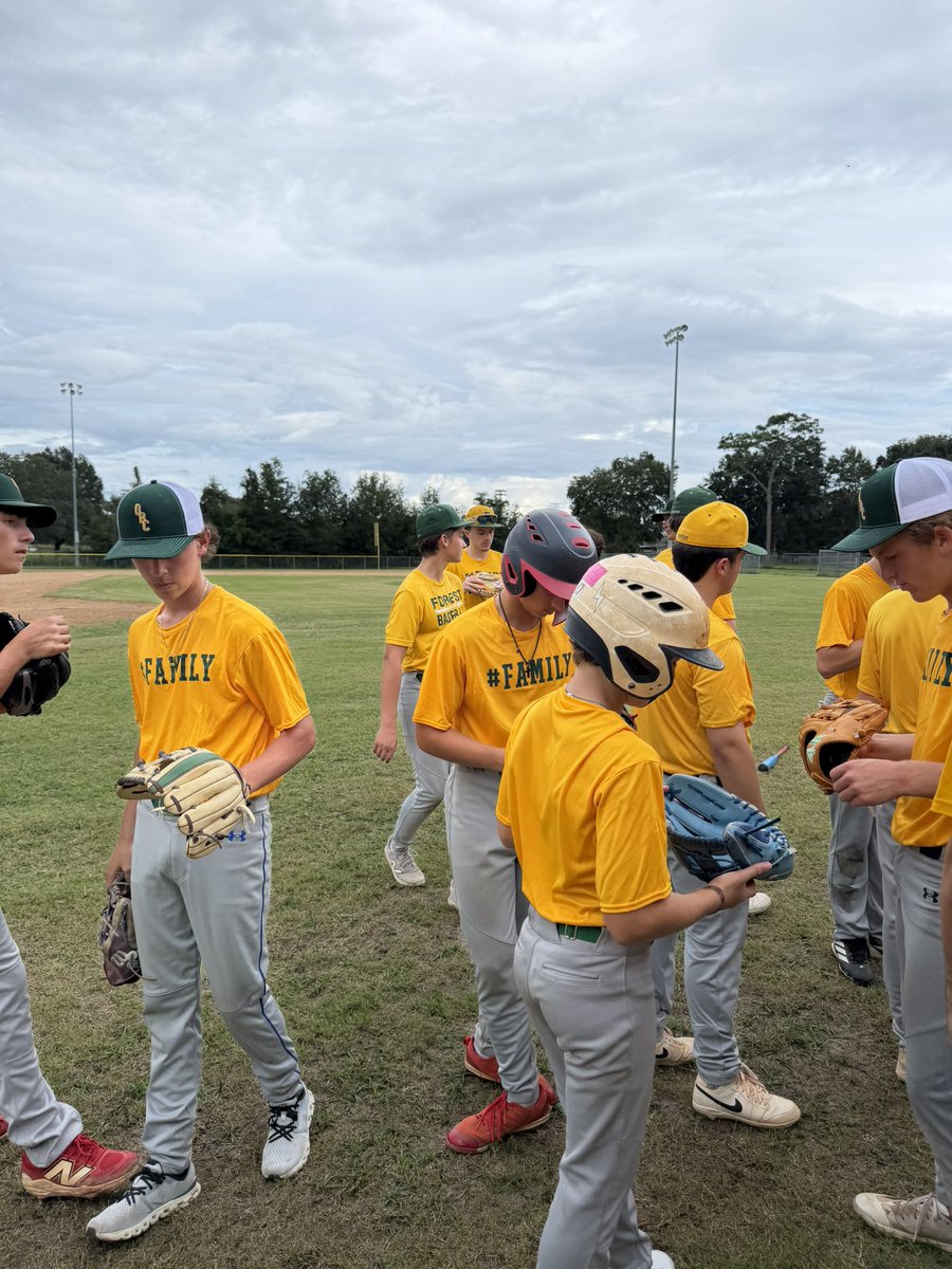 FHSBaseballNews's tweet photo. A special thank you to @44procustom for coming out today and showing our guys the latest of their new bats and gloves! Proud to be sponsored by such a great organization! https://t.co/o8SS70k8W5