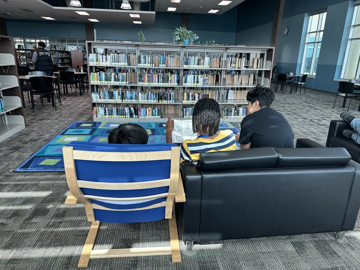 mrs_willerton's tweet photo. It was a beautiful day in the library! https://t.co/NxFkd2zqhJ