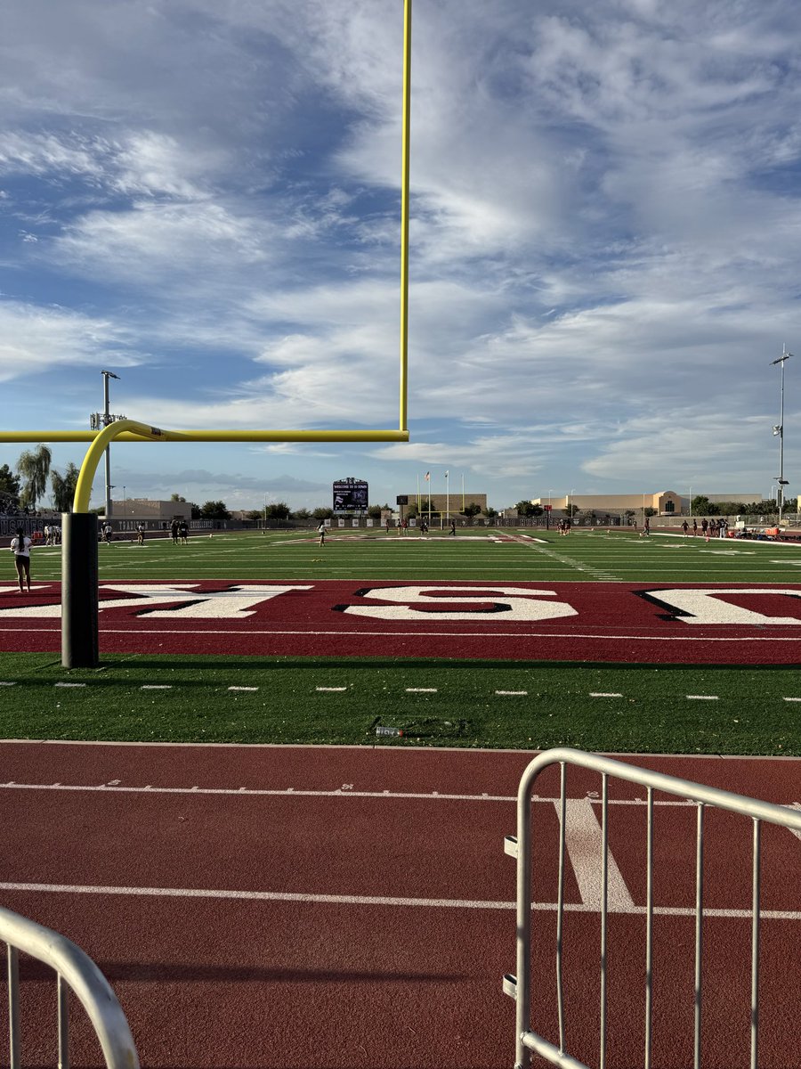 lance_parise's tweet photo. 🏈GAME DAY: Gilbert Tigers @ Hamilton Huskies
📍Hamilton High School | Chandler, Ariz. 
⏱️6:00pm MST

Follow along for live updates from tonight’s girls flag football matchup. https://t.co/utrUOvG5kx