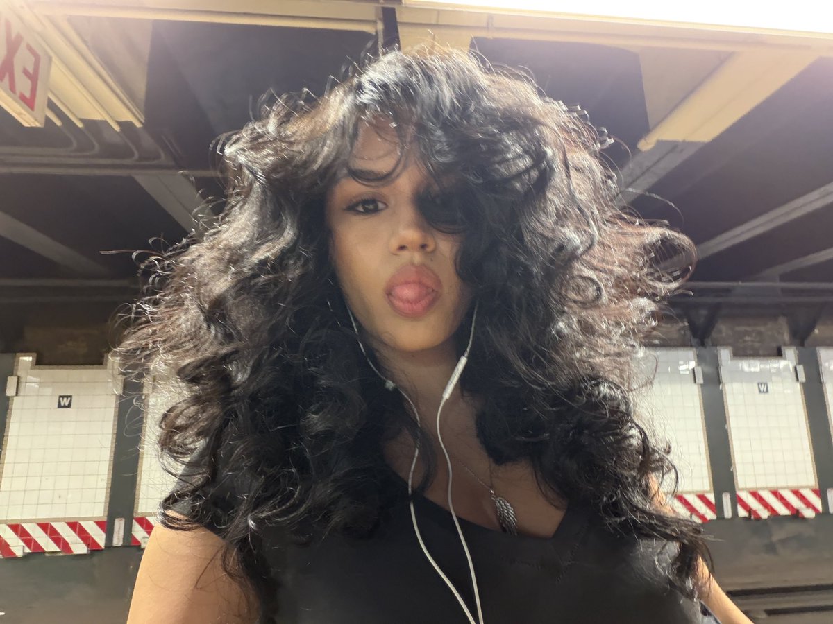 SHORTlRICAN's tweet photo. c u next tuesday https://t.co/J4F7iYVt60