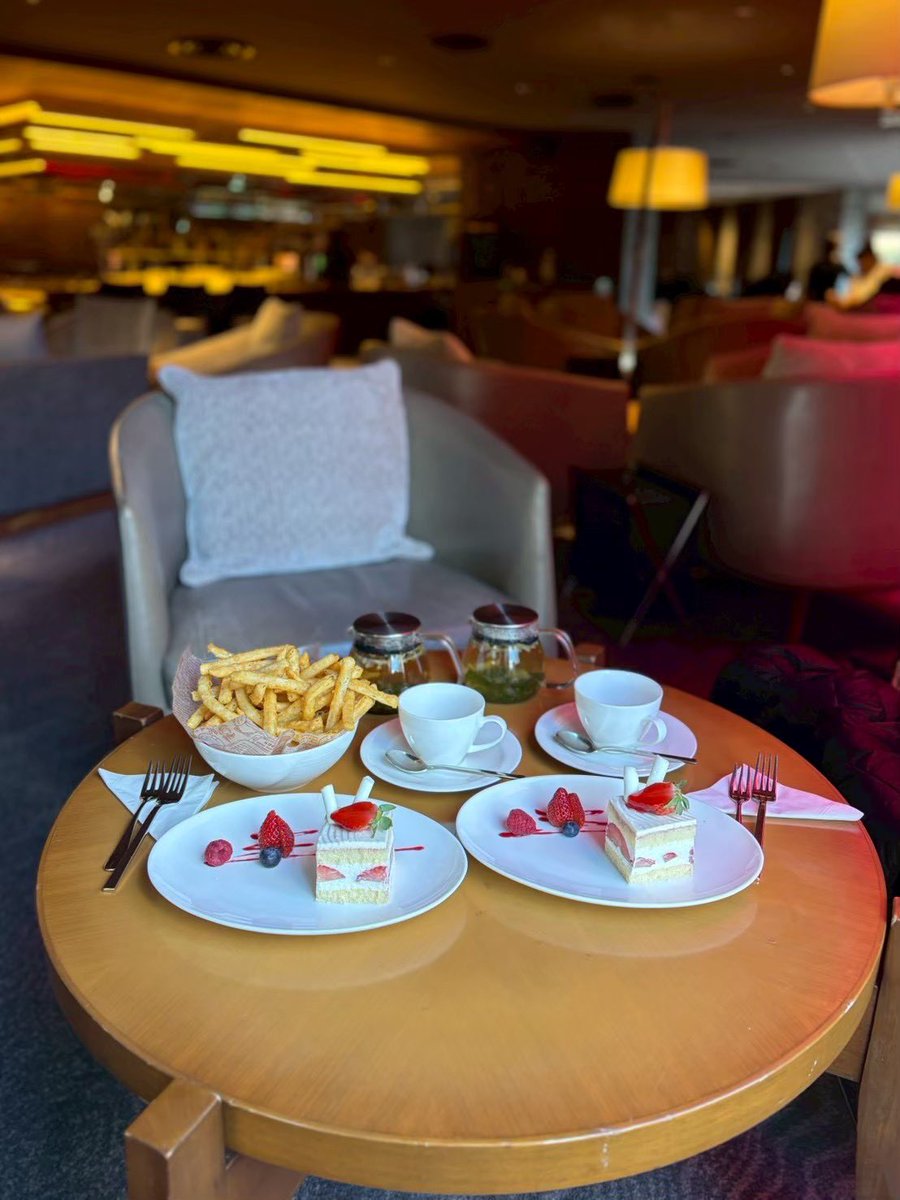 fucu_cafe's tweet photo. 📍Hilton Tokyo / 西新宿・都庁前
新宿のヒルトン、１階と２階で雰囲気全く違うの知ってた？👀✨
他にも色々メニューあったからみんなも行ってみてჱ̒⸝⸝> ·̫ <⸝⸝ᐡ➿⭐️︎⸝⋆ https://t.co/UmRwu4sZ9W