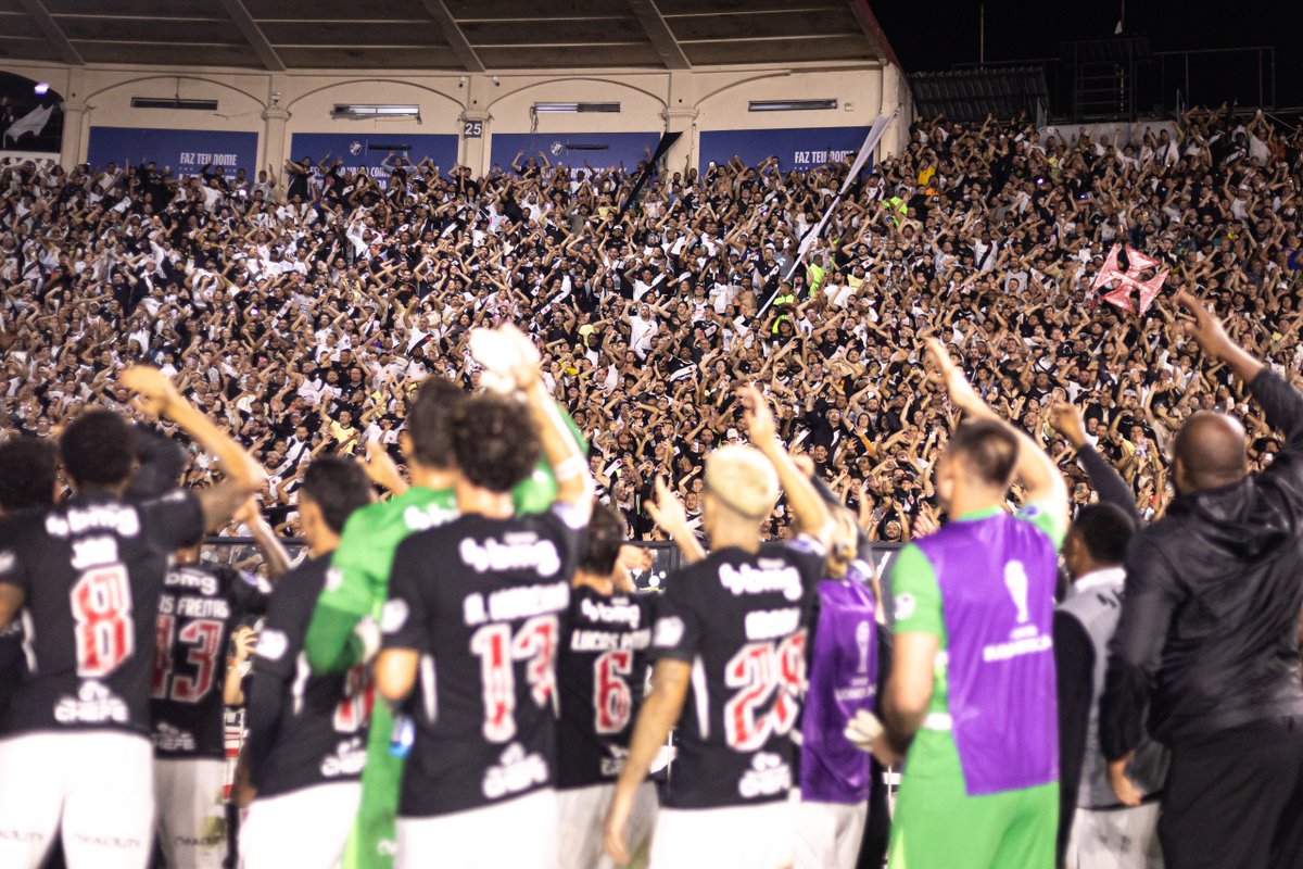 VascodaGama's tweet photo. JUNTOS. JUNTOS. JUNTOS. 👊💢

📸: Matheus Lima | #VascoDaGama https://t.co/tEyWMXTRol