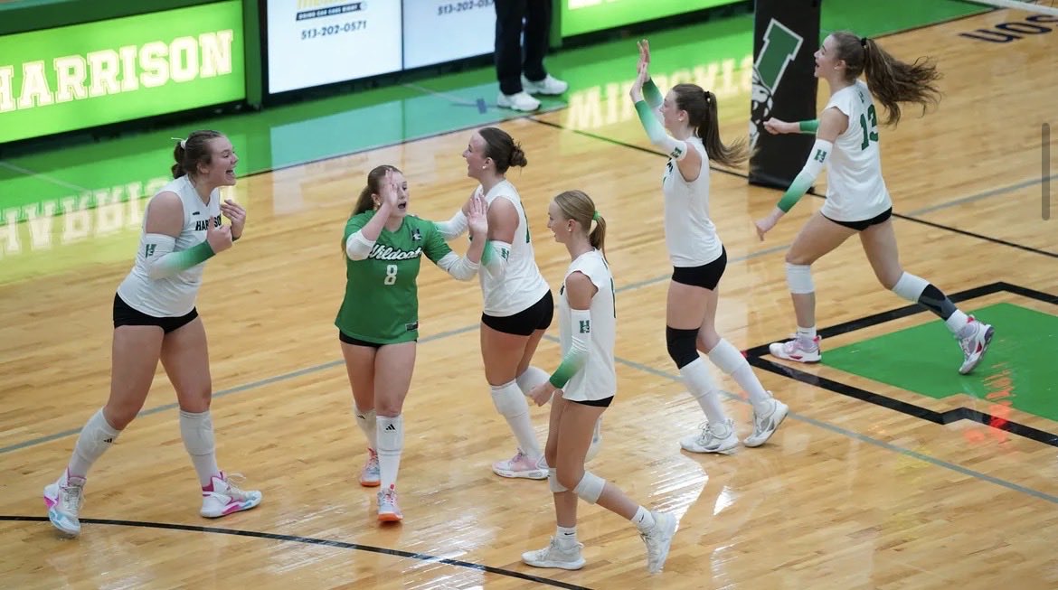 harrisonvball's tweet photo. VARSITY CATS WIN vs. Lakota Eastโผ๏ธ
#ThinkBig #FindYourGreatness https://t.co/PukEO3quhb